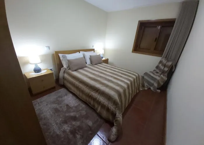 Casa Da Tia Bina 펜션 카스텔루 지 파이바