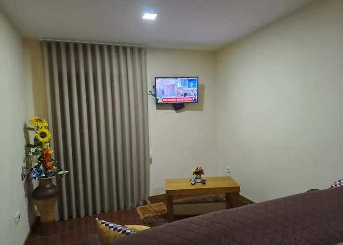 Casa Da Tia Bina * 카스텔루 지 파이바