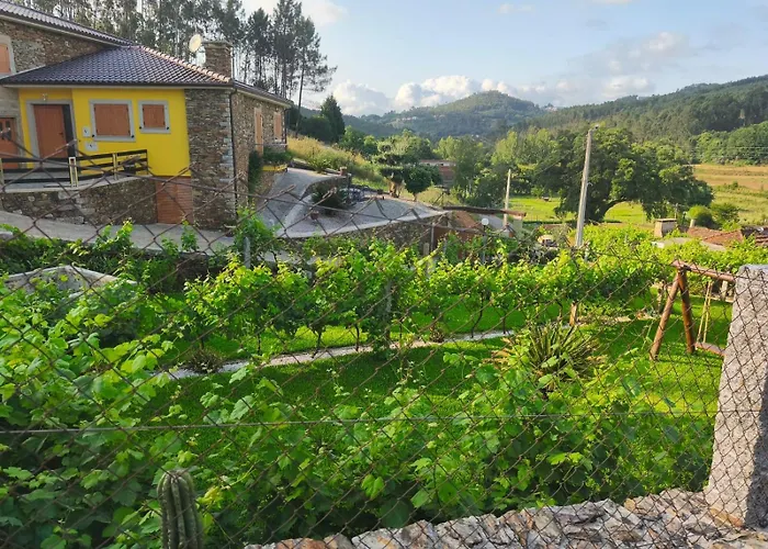 Casa Da Tia Bina * 카스텔루 지 파이바